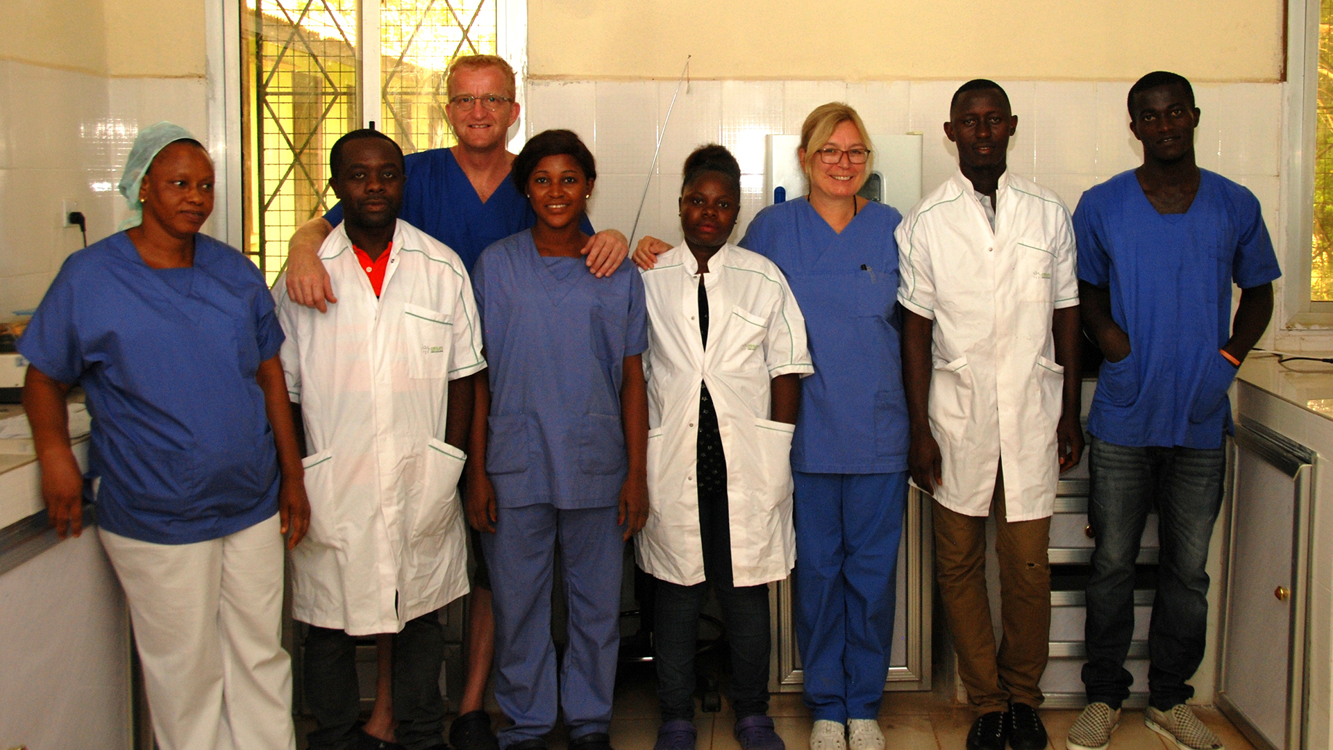 Mikrobiologie in der dritten Welt: Eine Erfolgsgeschichte aus Sierra Leone